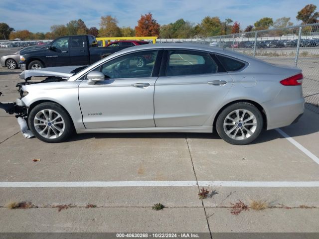 3FA6P0MU0KR117928 Ford Fusion Hybrid Sel