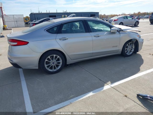 3FA6P0MU0KR117928 Ford Fusion Hybrid Sel