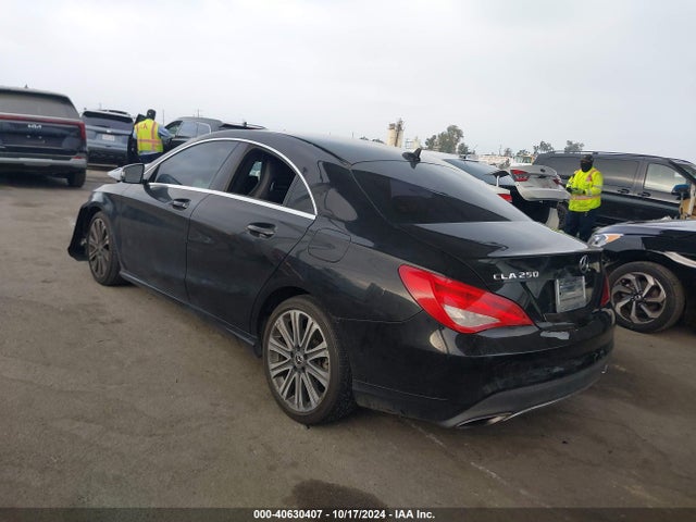 Mercedes-Benz CLA 250 2019 WDDSJ4EB7KN707809 Image 3