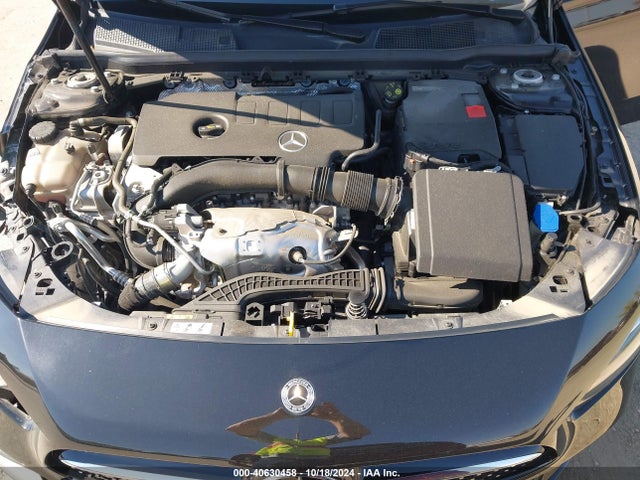 W1K3G4FB3NJ374389 Mercedes-Benz A 220 4matic