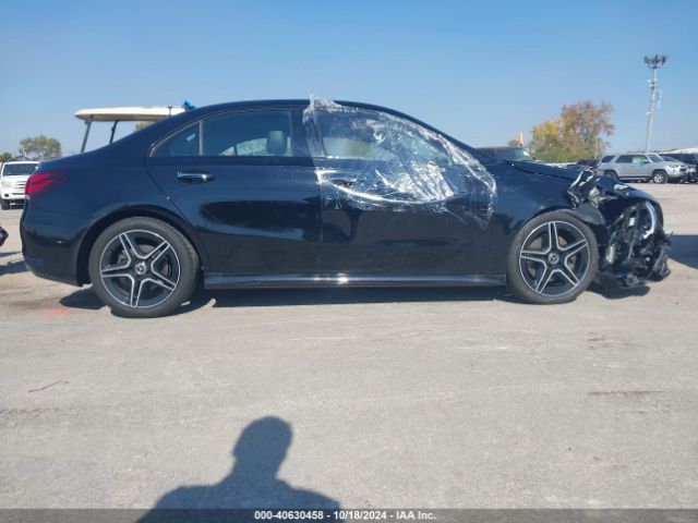 W1K3G4FB3NJ374389 Mercedes-Benz A 220 4matic