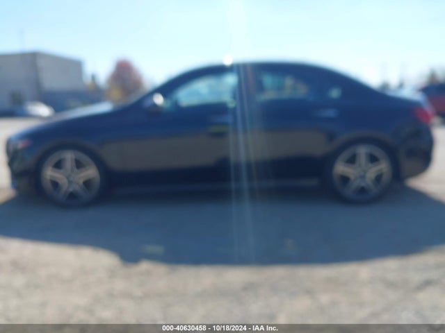 W1K3G4FB3NJ374389 Mercedes-Benz A 220 4matic