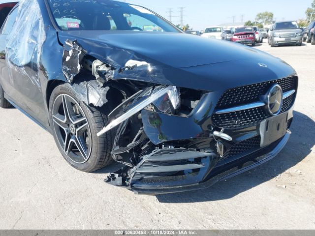 W1K3G4FB3NJ374389 Mercedes-Benz A 220 4matic