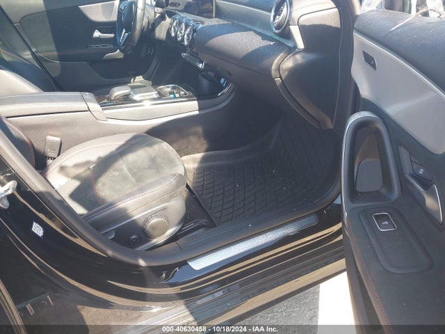 W1K3G4FB3NJ374389 Mercedes-Benz A 220 4matic