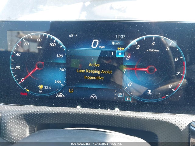 W1K3G4FB3NJ374389 Mercedes-Benz A 220 4matic