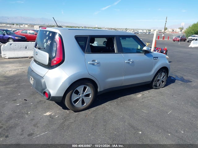 KNDJN2A23F7815696 KIA Soul
