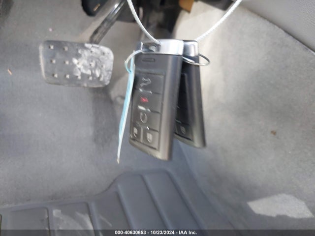 40630653 :رقم المزاد ، 3GYFNAEY7AS628741 vin ، 2010 Cadillac Srx Luxury Collection مزاد بيع