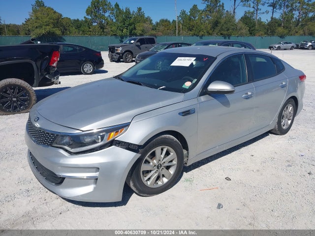 KIA Optima Lx 2018 5XXGT4L32JG229007 Image 2