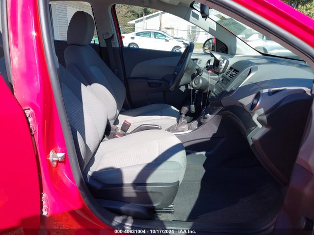 Chevrolet Sonic Ls Manual 2015 1G1JB5SH1F4217162 Image 5