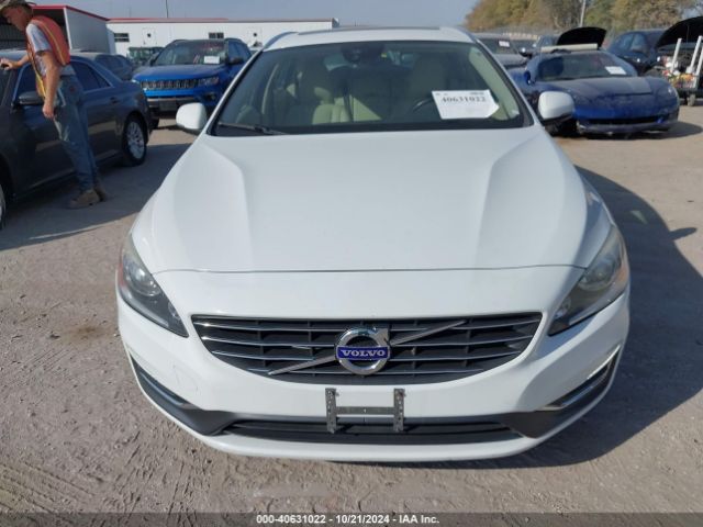 YV1612SB0F1201587 Volvo V60 T5 Premier