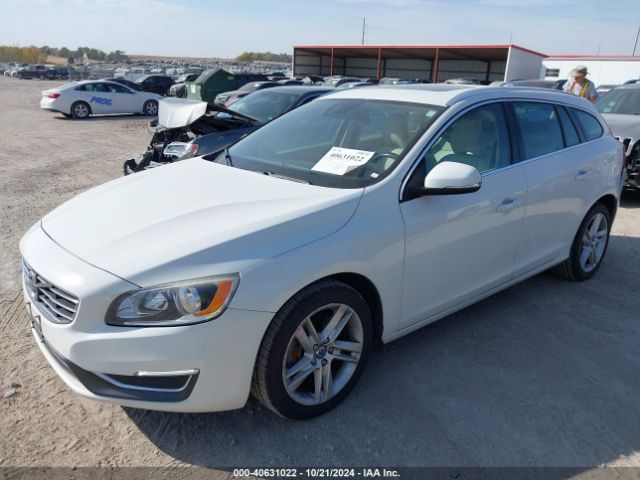 YV1612SB0F1201587 Volvo V60 T5 Premier