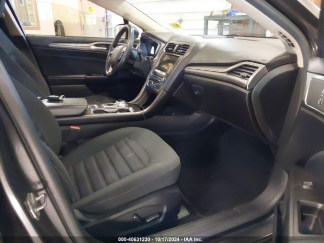3FA6P0H72HR412915 Ford FUSION SE