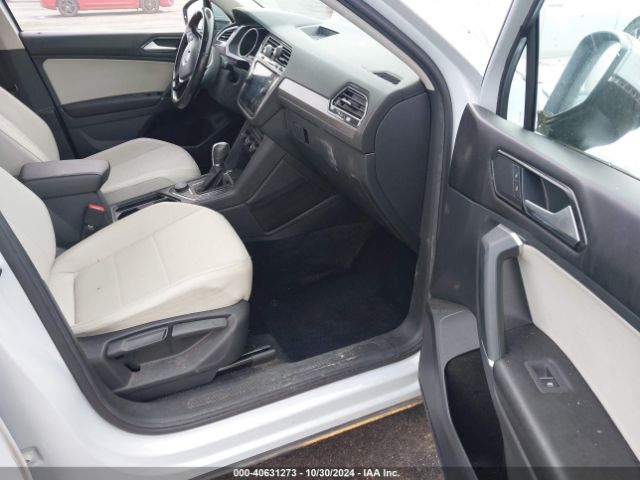 3VV2B7AX0JM053630 Volkswagen Tiguan 2.0t Se/2.0t Sel