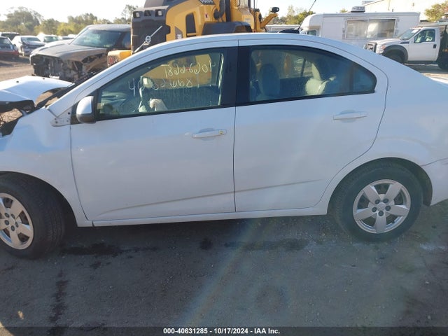 Chevrolet Sonic Ls Auto 2015 1G1JA5SH7F4150487 Image 14