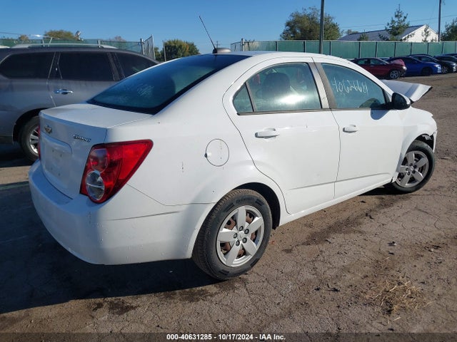 Chevrolet Sonic Ls Auto 2015 1G1JA5SH7F4150487 Image 4