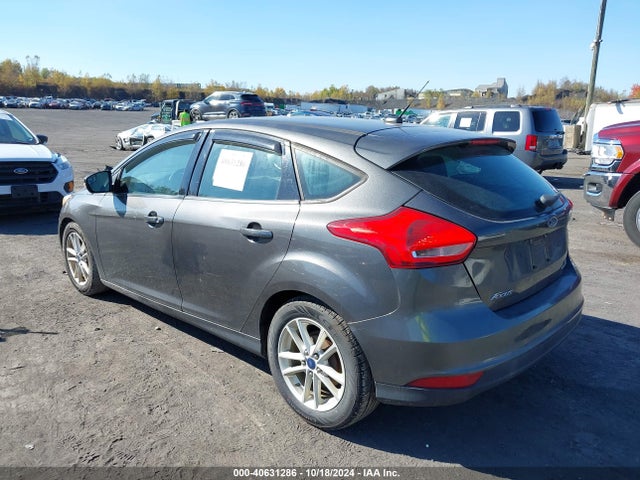 Ford FOCUS SE 2015 1FADP3K28FL335470 Image 3