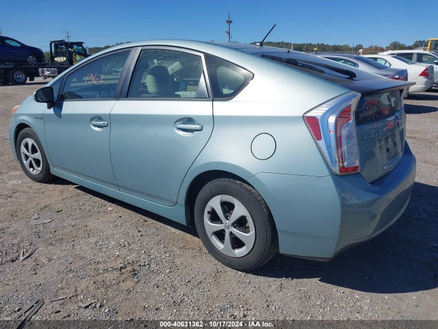 Toyota Prius Two 2014 JTDKN3DUXE1765839 Image 3
