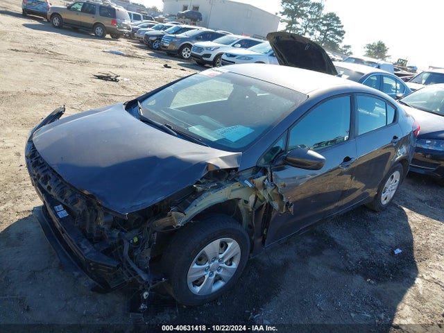 KIA FORTE LX 2017 3KPFK4A71HE140049 Image 2