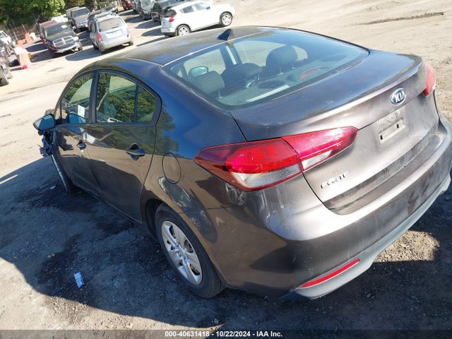 KIA FORTE LX 2017 3KPFK4A71HE140049 Image 3