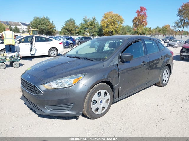 Ford FOCUS S 2017 1FADP3E22HL219132 Image 2