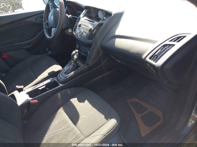 Ford FOCUS S 2017 1FADP3E22HL219132 Image 5