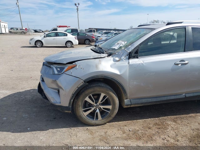 Toyota Rav4 Xle 2018 JTMWFREV4JJ191502 Image 6