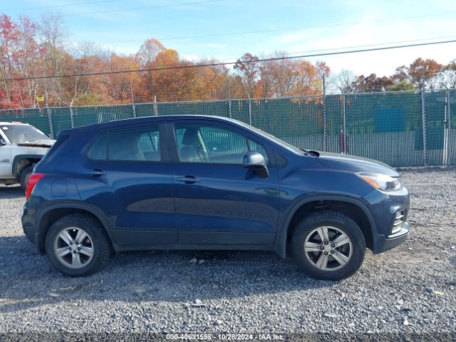 3GNCJNSB5JL348555 Chevrolet TRAX LS