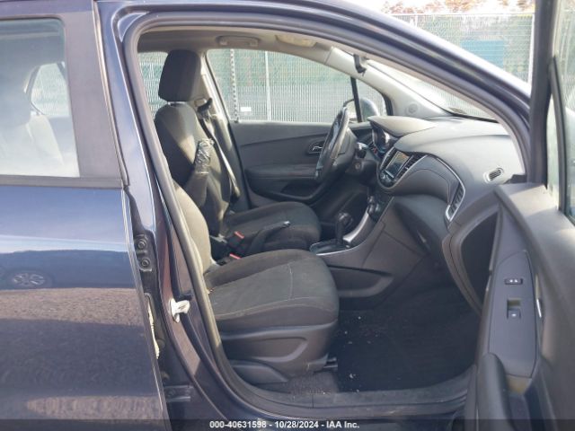 3GNCJNSB5JL348555 Chevrolet TRAX LS