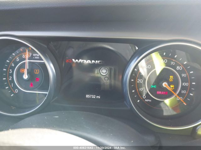 1C4HJXDN4JW232341 Jeep Wrangler Unlimited Sport S 4x4