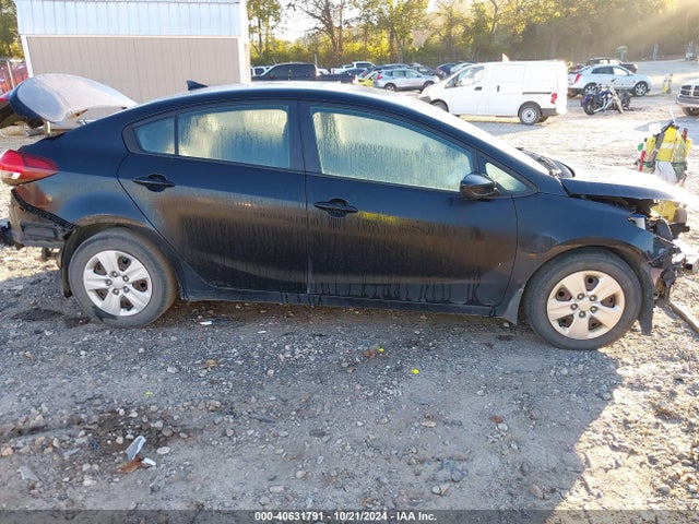 3KPFK4A75HE083323 KIA FORTE LX