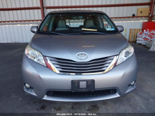 5TDYZ3DC6HS827122 Toyota Sienna Xle 8 Passenger