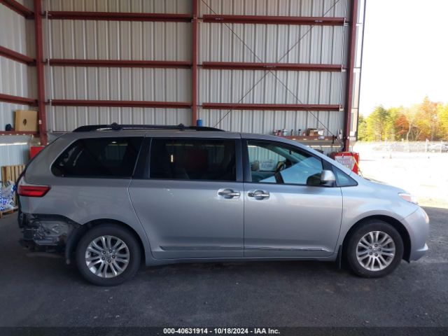 5TDYZ3DC6HS827122 Toyota Sienna Xle 8 Passenger