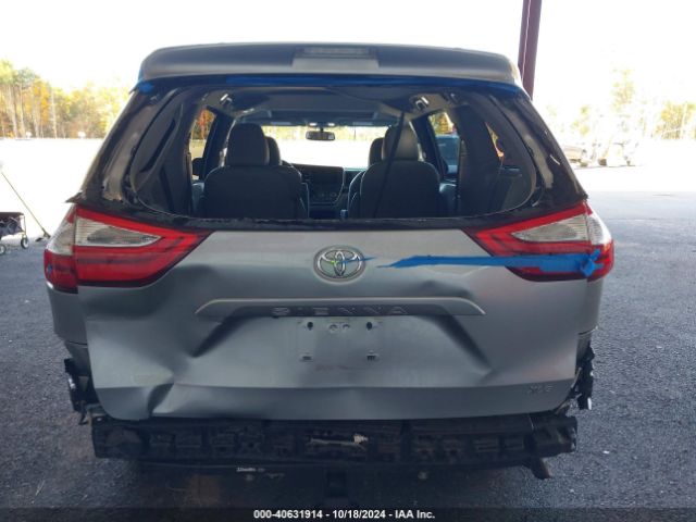 5TDYZ3DC6HS827122 Toyota Sienna Xle 8 Passenger