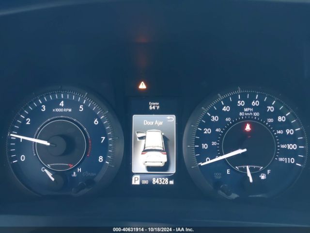5TDYZ3DC6HS827122 Toyota Sienna Xle 8 Passenger