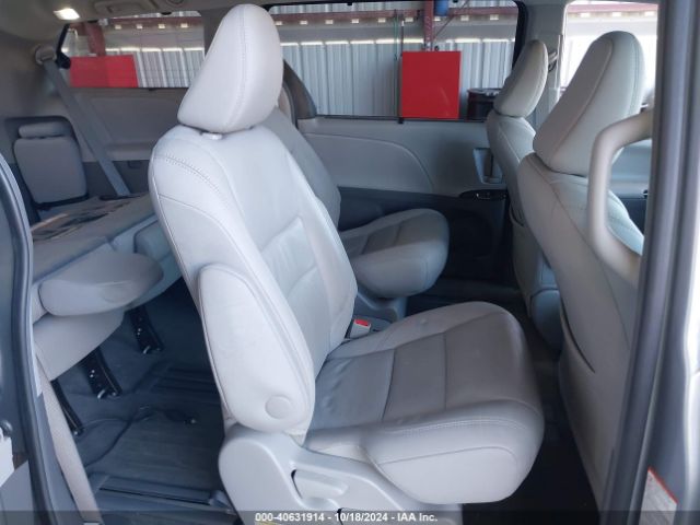 5TDYZ3DC6HS827122 Toyota Sienna Xle 8 Passenger
