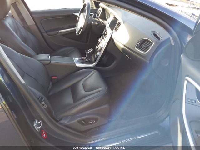 YV1612TK9F2334888 Volvo S60 T5 Premier