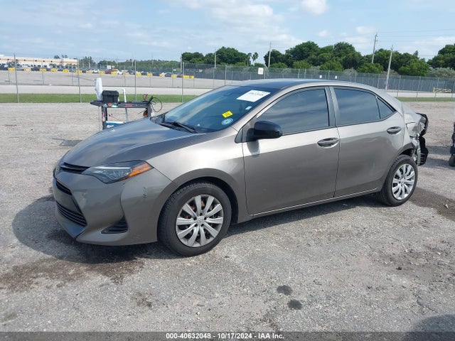 Toyota COROLLA LE 2019 5YFBURHE3KP938357 Image 2