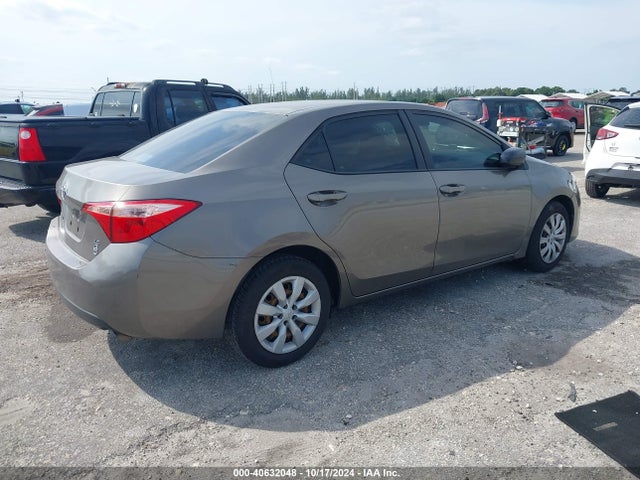 Toyota COROLLA LE 2019 5YFBURHE3KP938357 Image 4