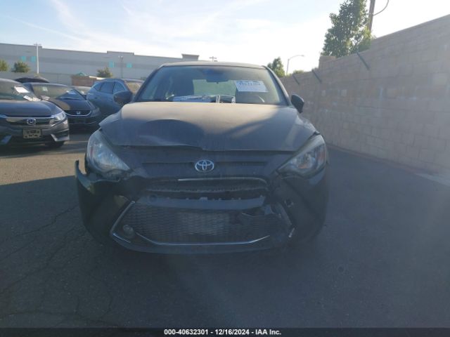 3MYDLBJV1LY700443 Toyota YARIS LE