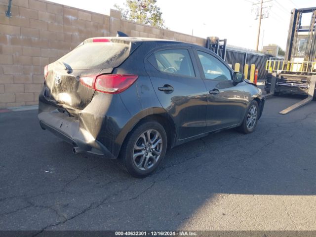3MYDLBJV1LY700443 Toyota YARIS LE