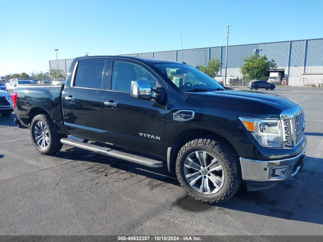 2017 1N6AA1E56HN515849 main image