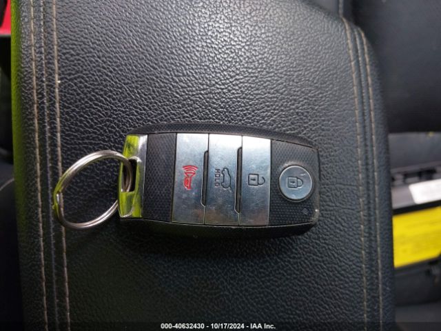 KNDCE3LC7K5240674 KIA Niro Touring