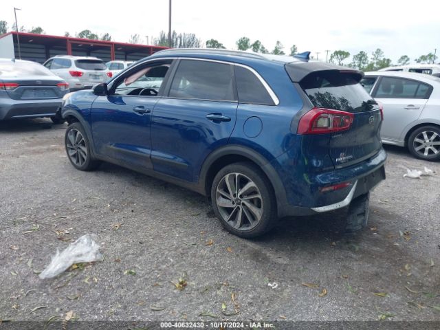 KNDCE3LC7K5240674 KIA Niro Touring