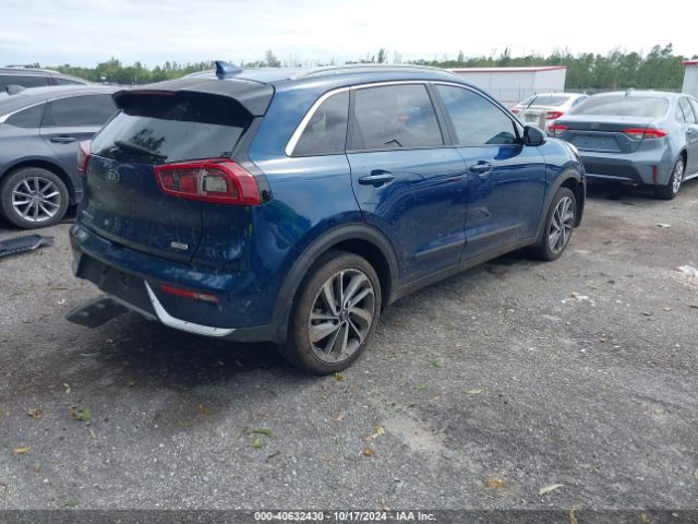 KNDCE3LC7K5240674 KIA Niro Touring