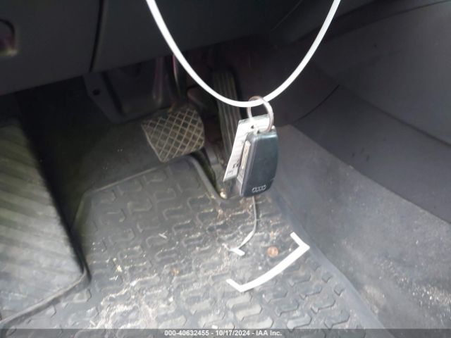 WA1JCCFS5HR004455 Audi Q3 2.0t Premium
