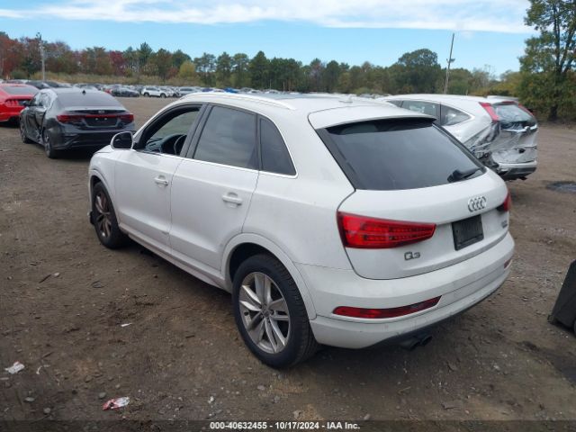 WA1JCCFS5HR004455 Audi Q3 2.0t Premium
