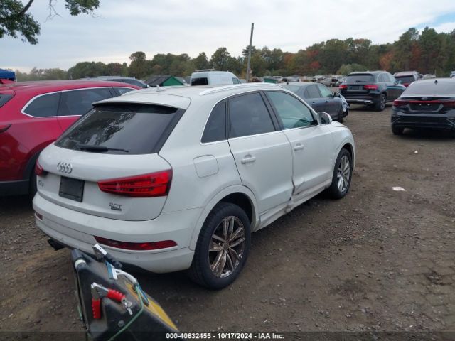 WA1JCCFS5HR004455 Audi Q3 2.0t Premium