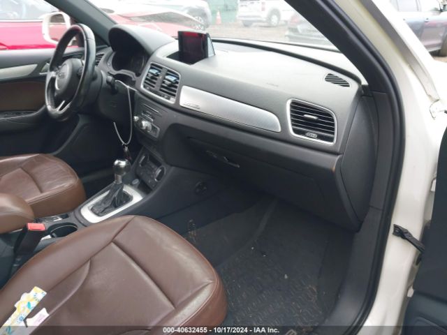 WA1JCCFS5HR004455 Audi Q3 2.0t Premium