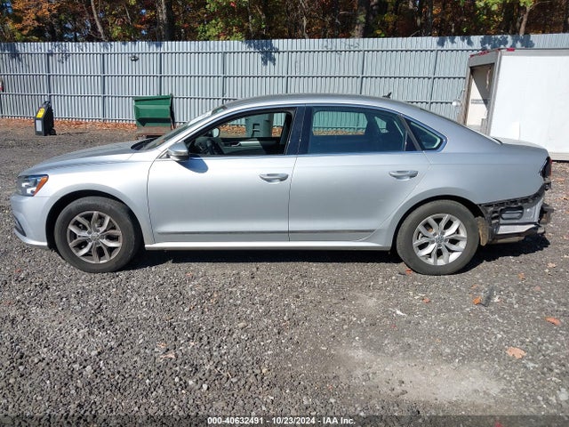 Volkswagen Passat 1.8t S 2017 1VWAT7A32HC051598 Image 14