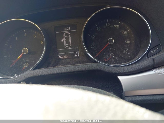1VWAT7A32HC051598 Volkswagen Passat 1.8t S